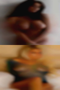 Play pussy hot naked in bed.